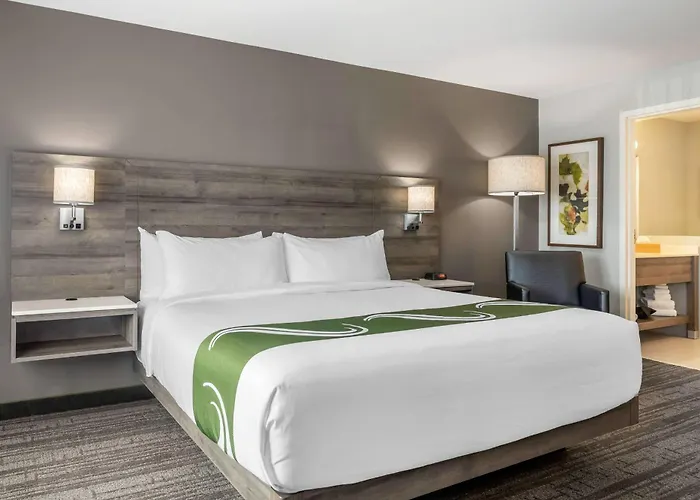 Quality Inn & Suites Amsterdam Fredericton