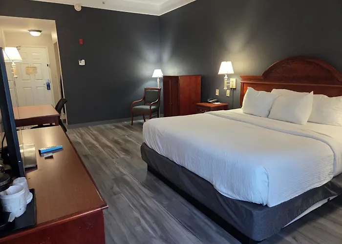 La Quinta Inn And Suites Fort Myers I-75 Gateway