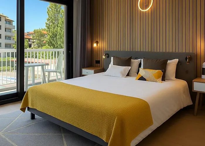 Savoie Hotel aux portes de Genève Saint-Julien-en-Genevois