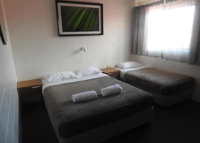 Cedar Lodge Motel Townsville