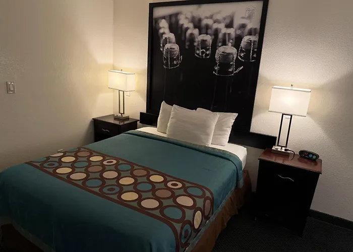 Super 8 By Wyndham Selma/Fresno Area Hotel
