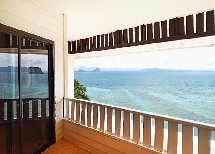 Koh Ngai Cliff Beach Resort