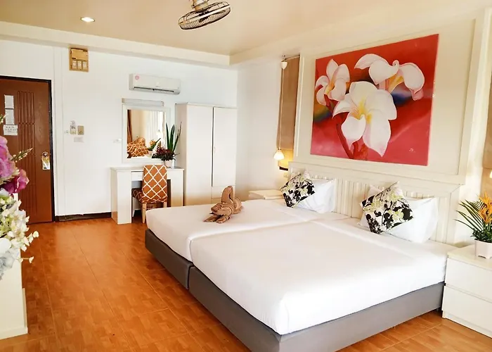 Koh Ngai Cliff Beach Resort