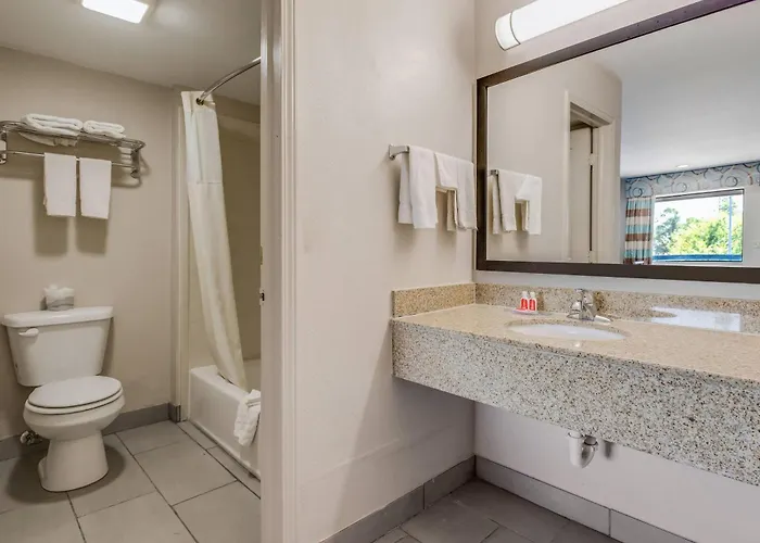 Econo Lodge Inn & Suites Enid South