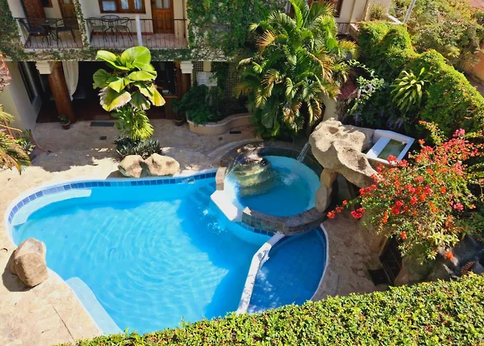 Hotel Quinta Maya Flores