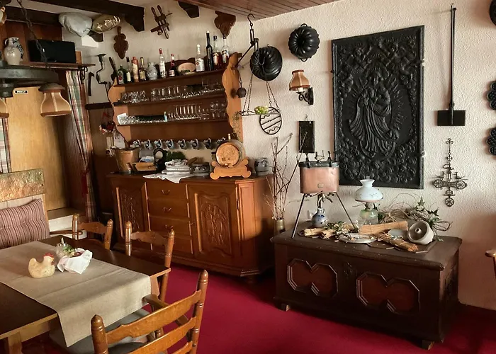 Alte Weinstuben Steinfelder Hof - B&B Ellenz-Poltersdorf
