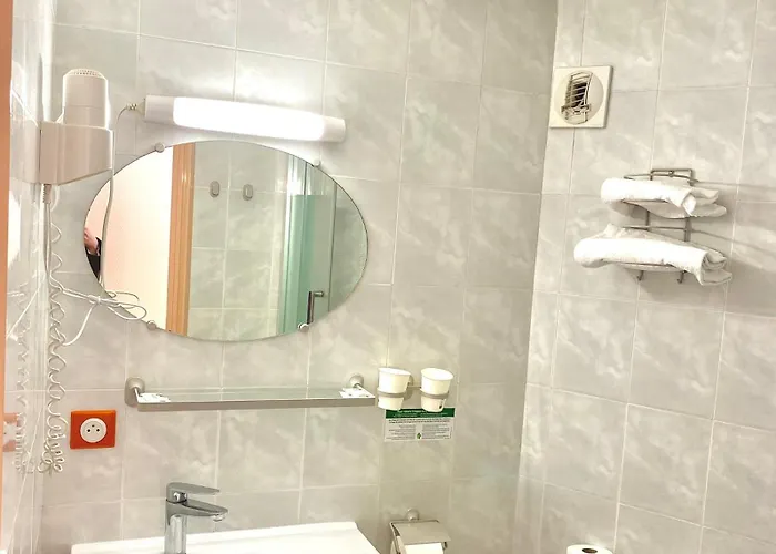 Hotel Le Village Gif-sur-Yvette