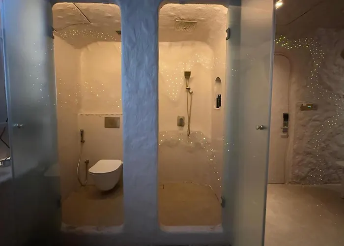 Dragonfly Hotel - The Art Hotel Mumbai
