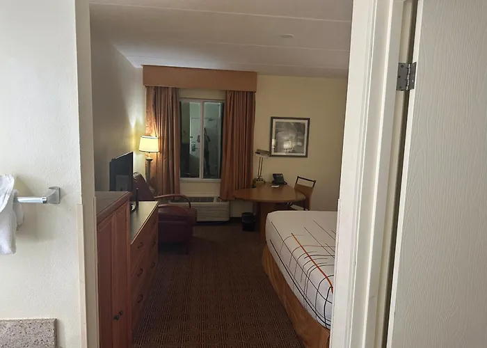 La Quinta Inn & Suites By Wyndham Sawgrass Sunrise