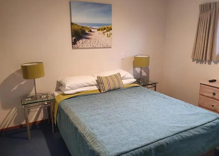 Breakers Motel Whangamata