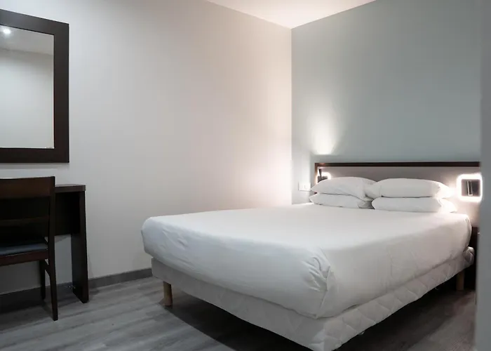 Aero Hotel Issy-les-Moulineaux