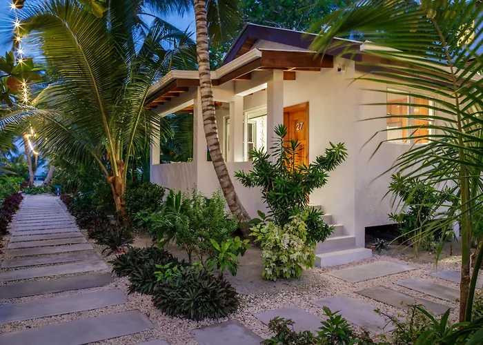 Weezie'S Ocean Front Hotel And Garden Cottages Cayo Caulker