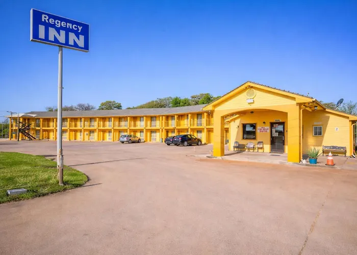 Regency Inn By Oyo Rockdale Tx