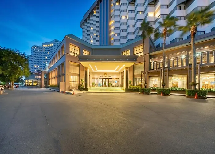 Jomtien Palm Beach Hotel & Resort - Family-Friendly Pattaya