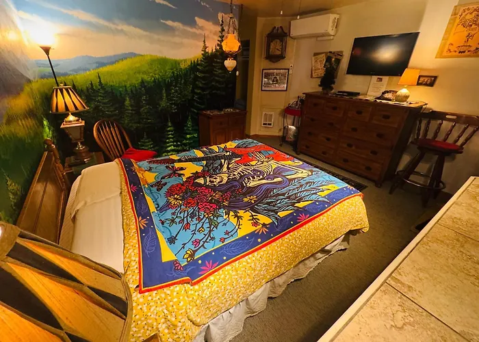Itty Bitty Inn North Bend