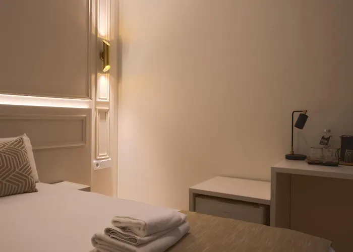 Le Petit Palue-Fuencarral Hotel Madrid