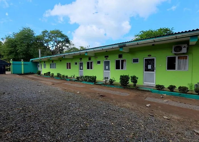 Sri Mayura Holiday Resort Kataragama