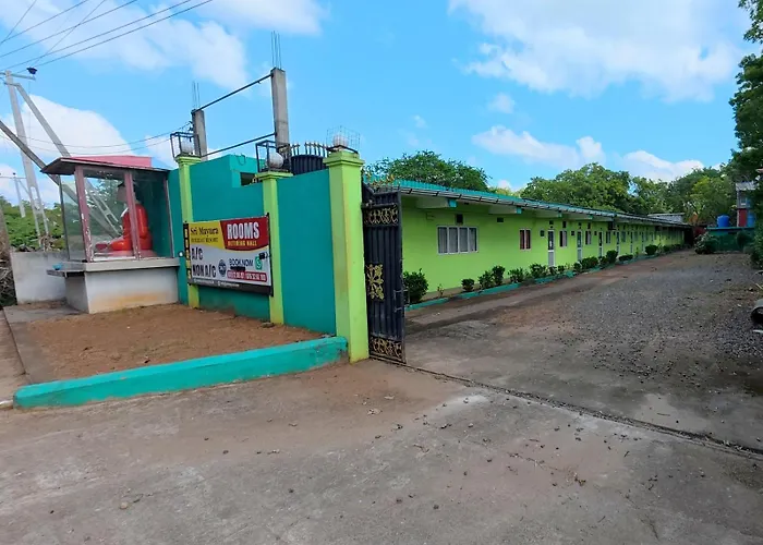 Sri Mayura Holiday Resort Kataragama