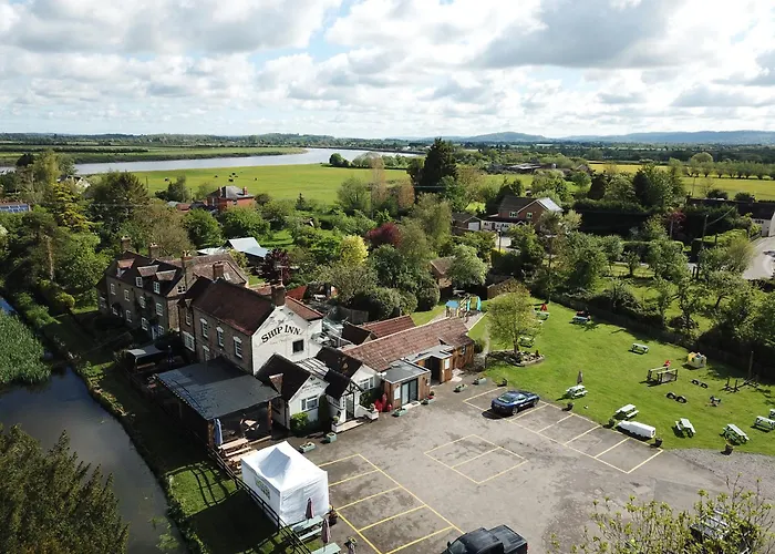 The Ship Inn - Self Catering Accommodation Gloucester