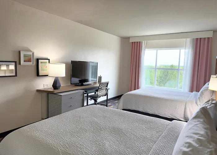 Holiday Inn & Suites - Fayetteville W-Fort Bragg Area By Ihg
