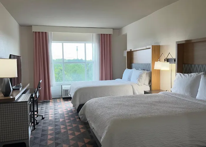 Holiday Inn & Suites - Fayetteville W-Fort Bragg Area By Ihg
