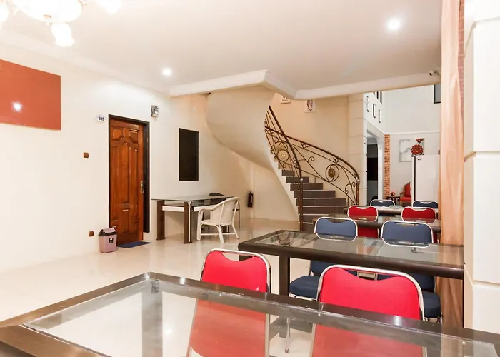 Reddoorz Plus Near Pantai Malalayang Manado