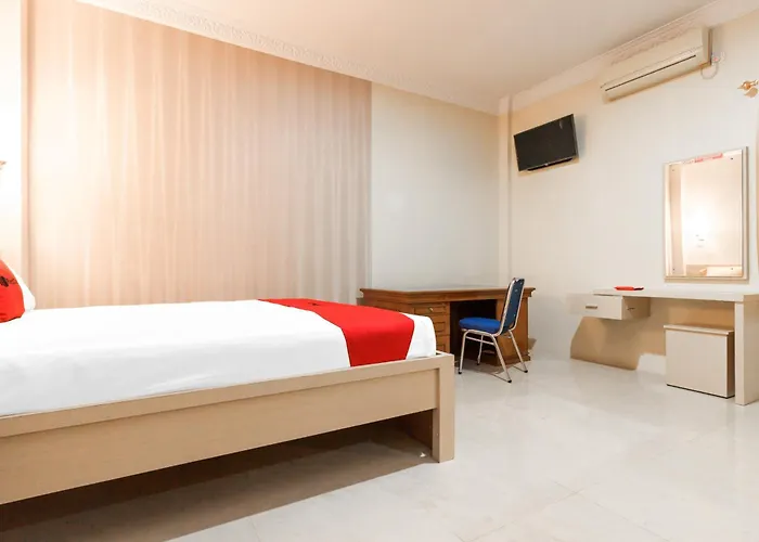 Reddoorz Plus Near Pantai Malalayang Manado