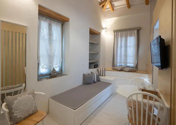 Bed and Breakfast L Anima Skiathos-Stadt