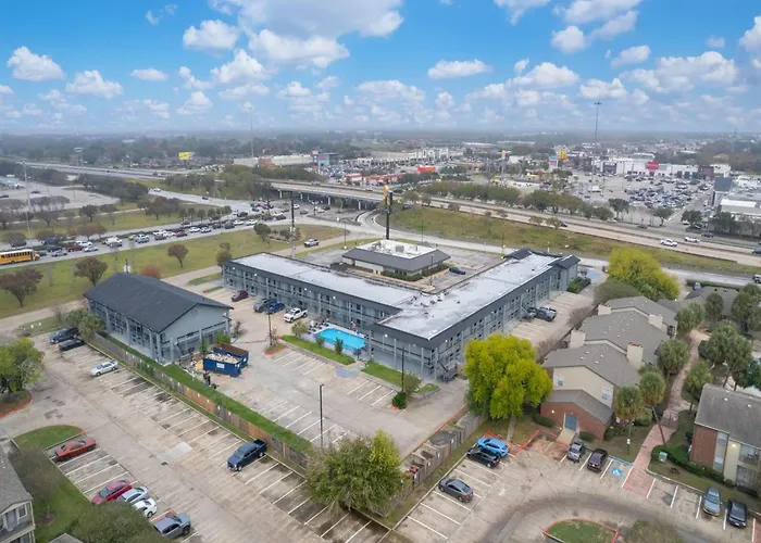Days Inn & Suites By Wyndham Texas City - Galveston Area