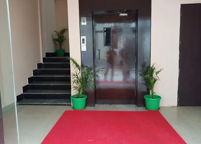 Guru Comfort, 100 M From Apollo Hospital Bangalore