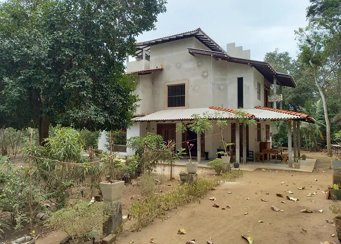 Silent Peacock Villa And Restaurant Tangalle