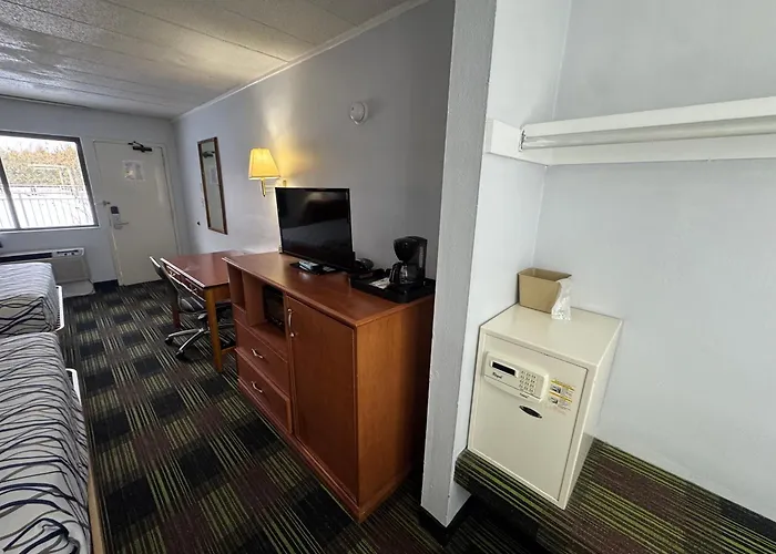 Sprucewood Inn Elyria