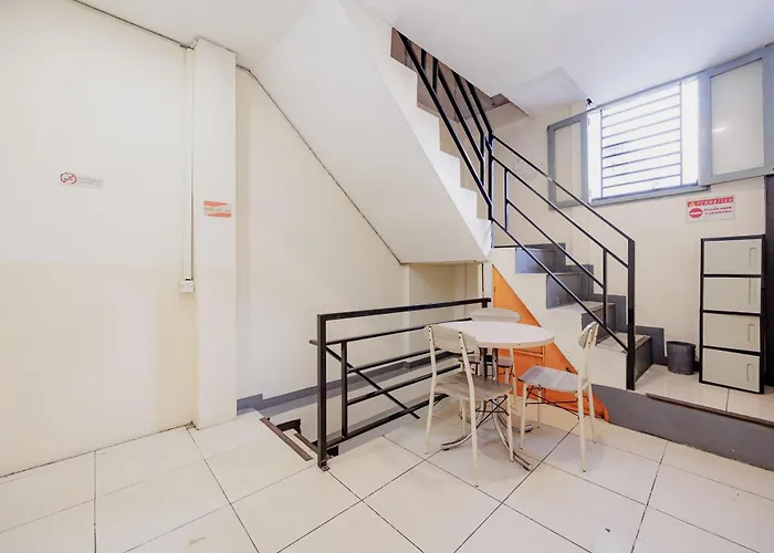 Hotel C18 At Cibaduyut Mitra Reddoorz Bandung
