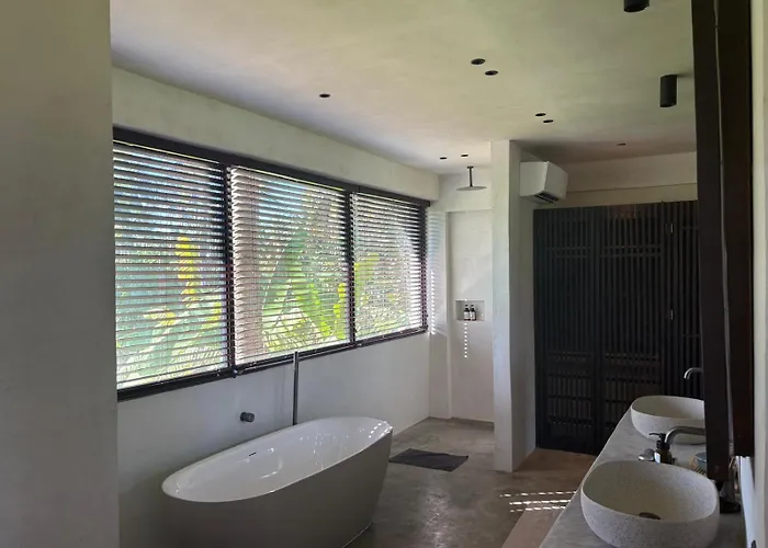 Surfing Temple Boutique Hotel General Luna 