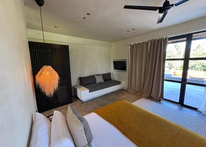 Surfing Temple Boutique Hotel General Luna 