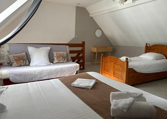 Logis Hotel- Restaurant Le Relais Guillaume De Normandy-Parking Gratuit-Bornes Electriques-Vue Baie Terrasse-Calme Saint-Valéry-sur-Somme