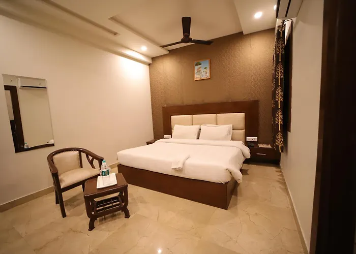 Hotel Royal Phoenix Agra 