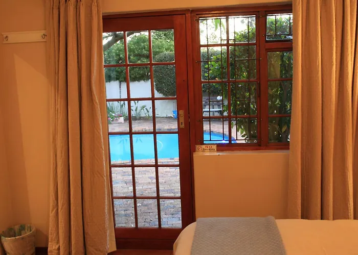 Wine Route 44 Guesthouse Somerset West