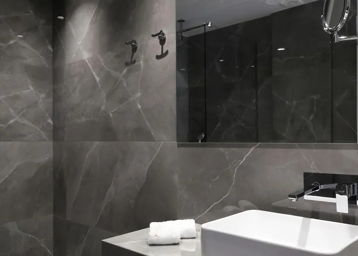 Praxitelous Luxury Suites Athens