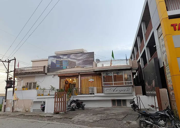 Hotel O Aryan Home Stay Jhajra