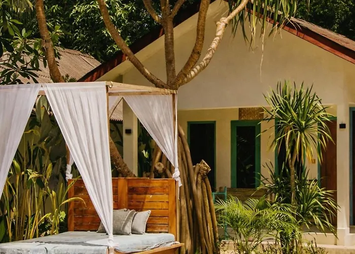 The Barefoot Blondie Village Gili Air