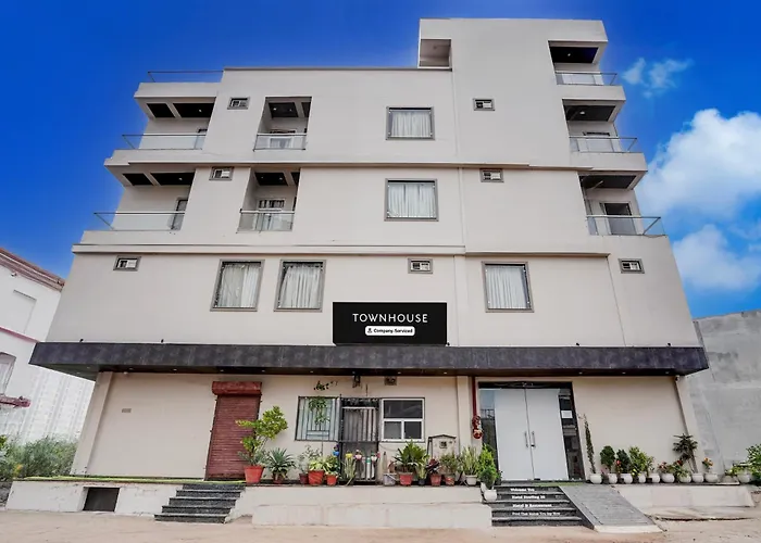 Townhouse Naya Nohra Crossway Kota Formerly Hotel Sterling