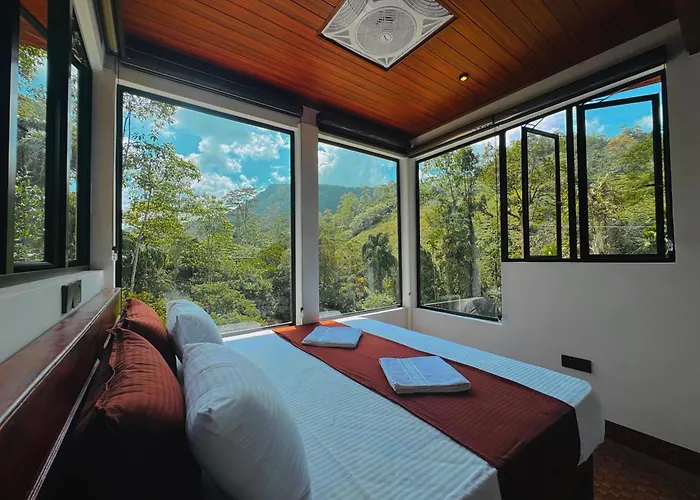 Rainforest Cabin Deniyaya