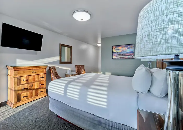 Roosevelt Hotel & Cabins - Yellowstone Gardiner
