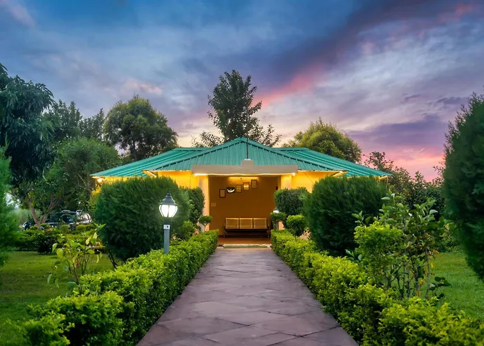 Tusk And Roar Resort - Petfrindly Jungle Cottages Ramnagar 