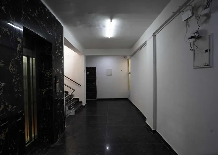 Townhouse Dsr Sector 19 Hotel Noida