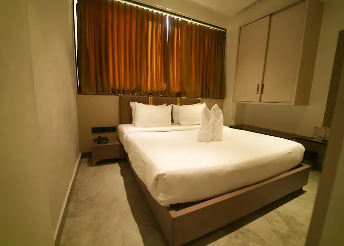 Yuvraj Le: Royale Hotel Mysore