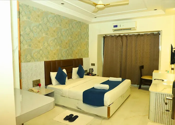 Hotel Shirdi Park Inn 80 Meters From Sai Samadhi Temple
