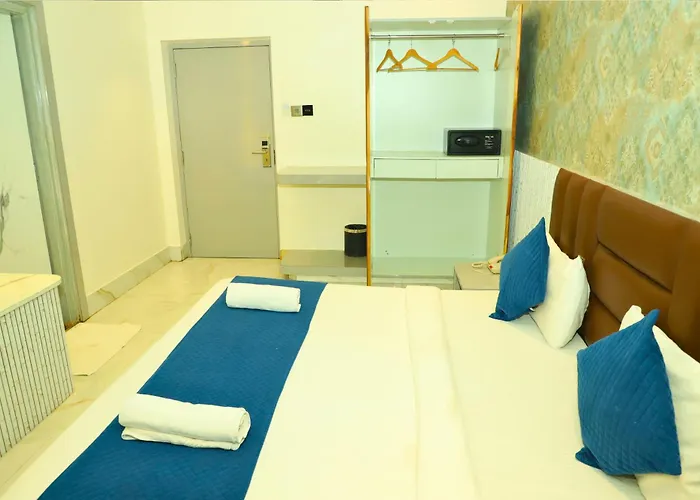 Hotel Shirdi Park Inn 80 Meters From Sai Samadhi Temple
