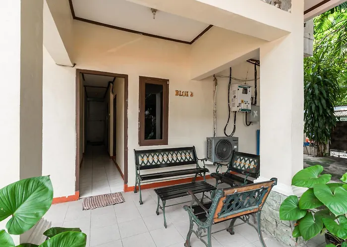 RedDoorz near Pondok Indah Water Park Jakarta